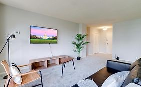 Apartment At Crystal City With Gym