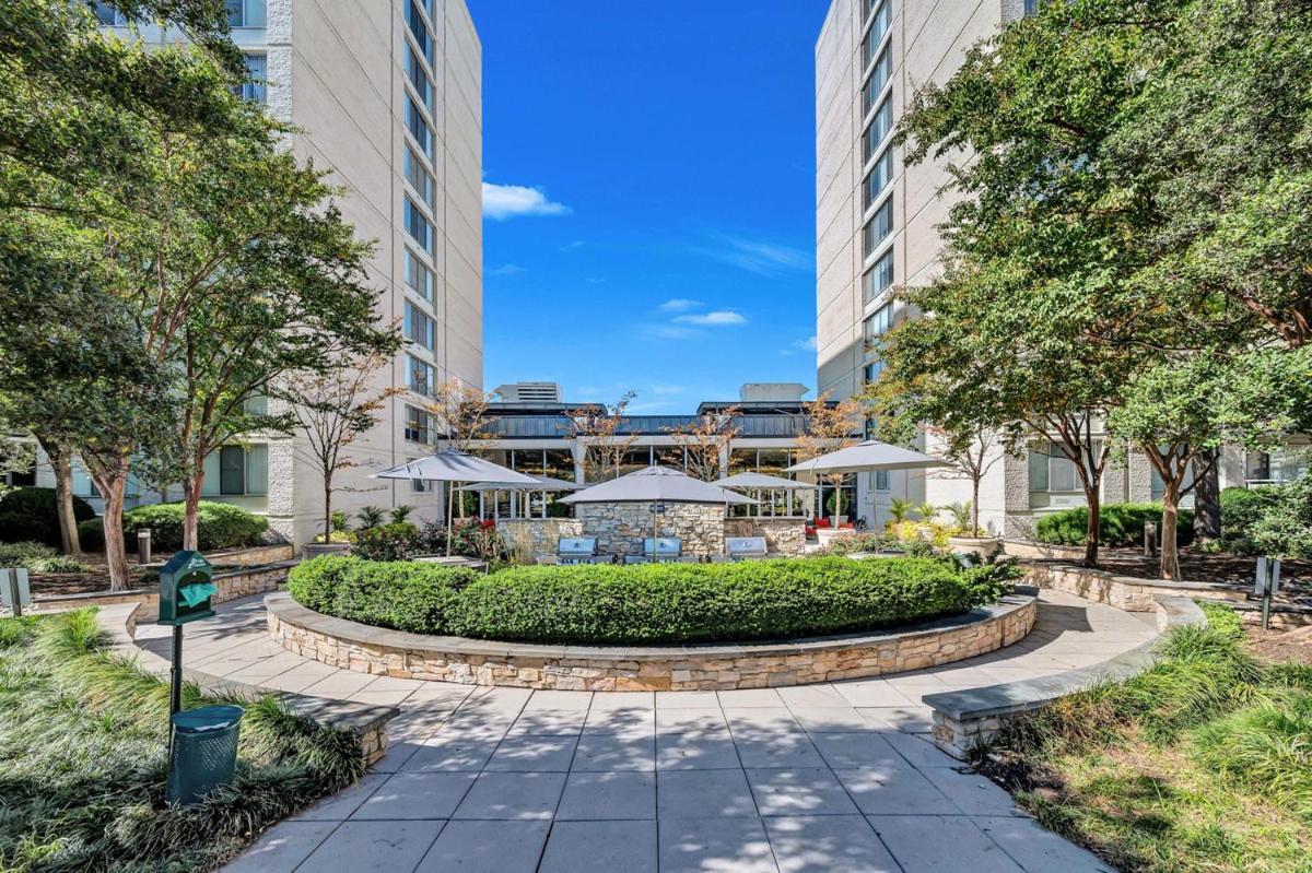 Apartment At Crystal City With Gym Arlington Exterior photo